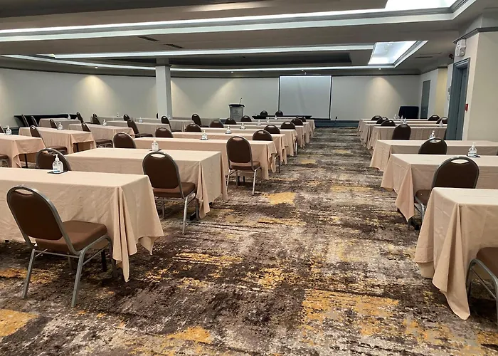 Holiday Inn Toronto Airport East By Ihg