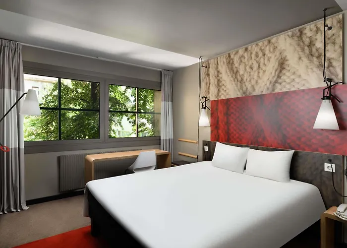 Сity center hotels Ibis Budapest Heroes Square