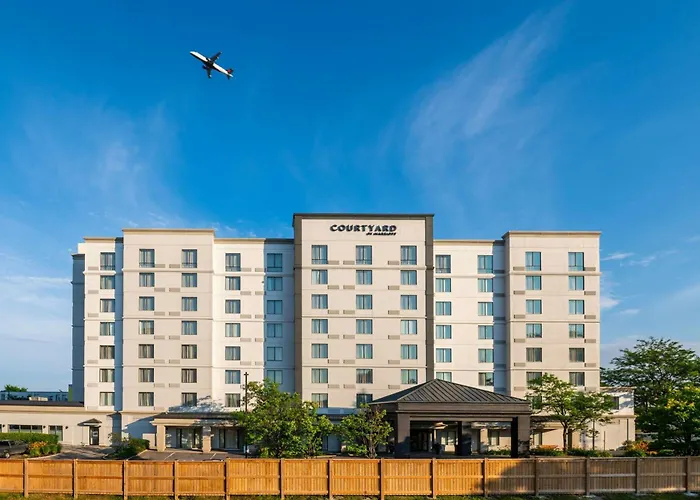 Courtyard By Marriott Toronto Airport