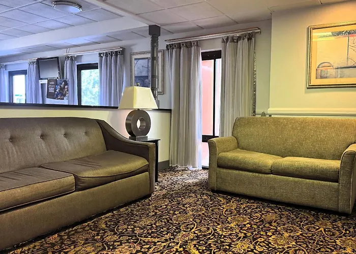 Quality Inn & Suites Memphis East