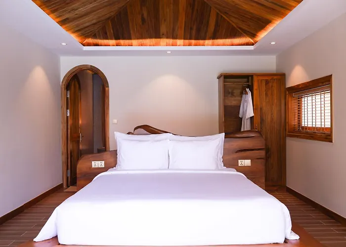 The Tahiti Beach Hotel