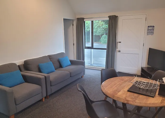 Dog friendly hotels Ashford Motor Lodge
