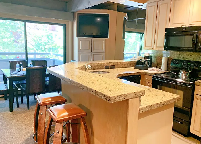 Aspen Square Condominium