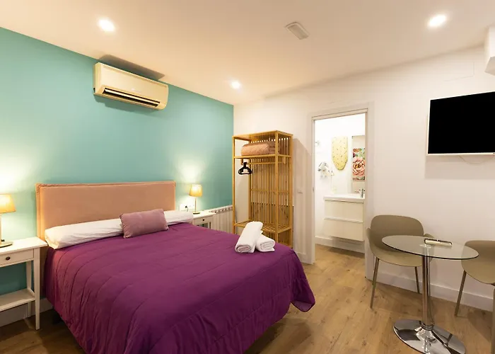 Moncloa Room Apartments
