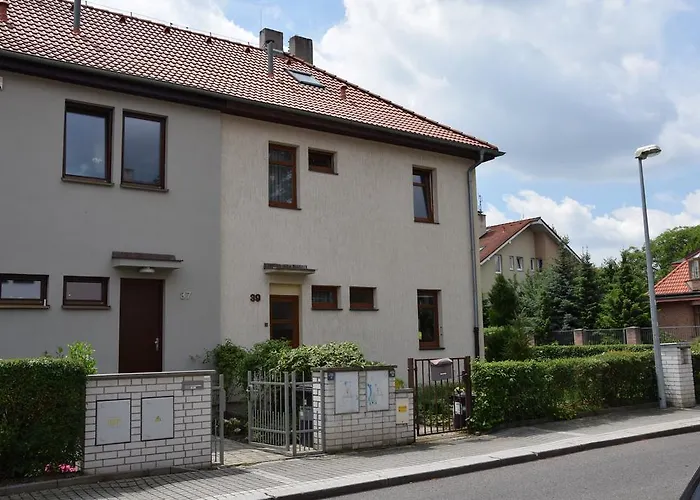 Classical House In 6