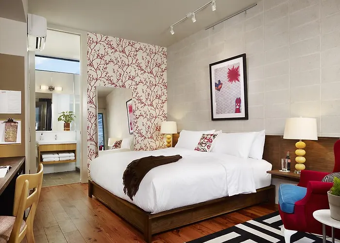 B&B only: Heywood Hotel