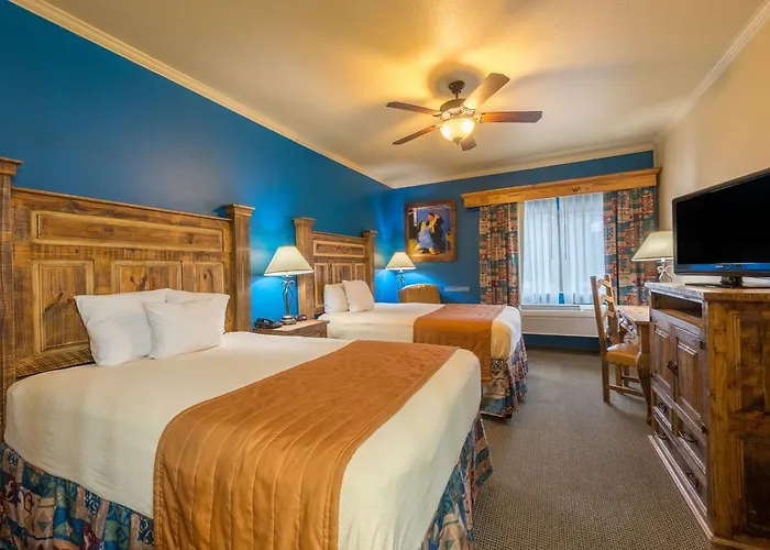 Family Friendly Hotels La Hacienda Inn Near Alamodome & Riverwalk