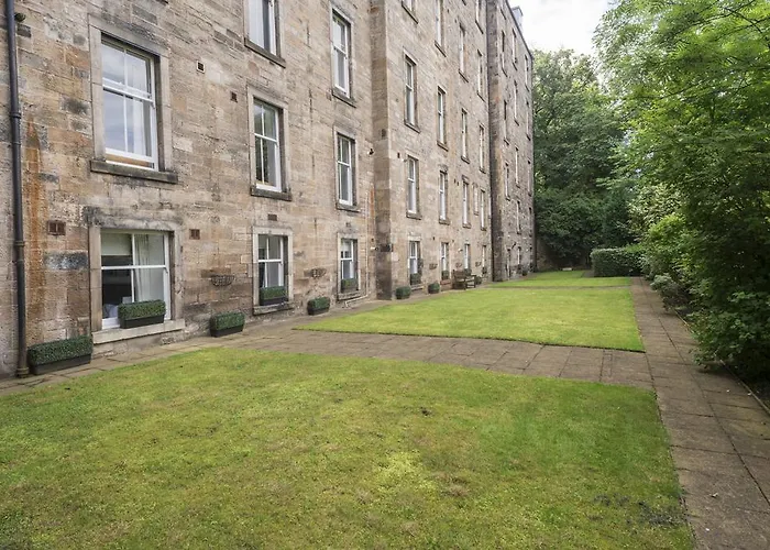 Fountain Court Apartments - Royal Garden