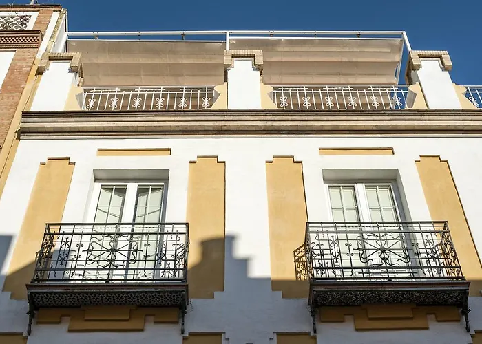 Hotel cerca del colegio: Singular Peral