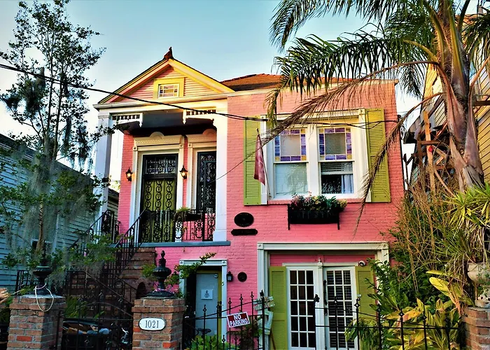 Hostel: Madame Isabelle'S House