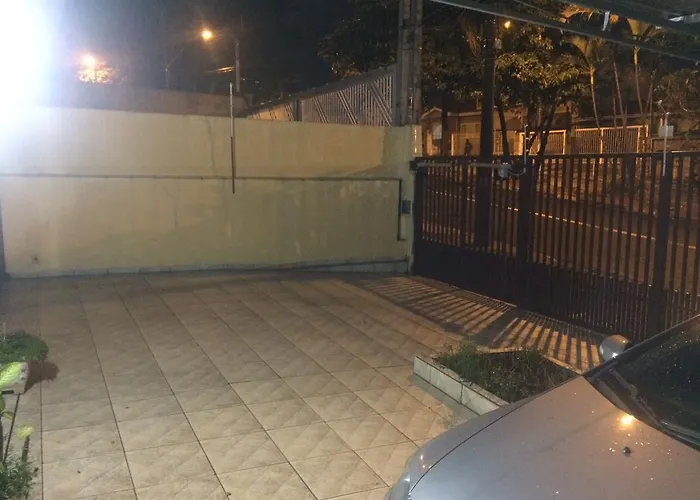 Casa Familiar Em Campinas Com 2 Quartos, 1 Banheiro, 1 Vaga Para Carro