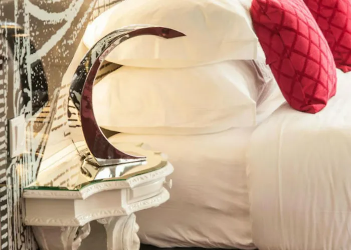  Teatro Boutique Rooms & Suites