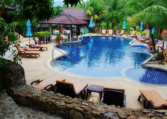 Hotel with pool: The Hill Resort