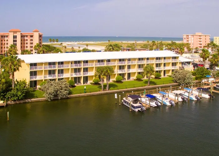 Hotel: Treasure Island Hotel And Marina