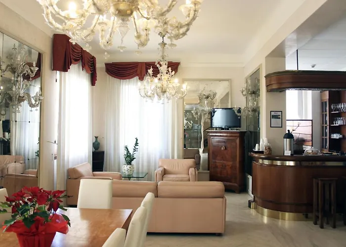  C-s De Rose Palace