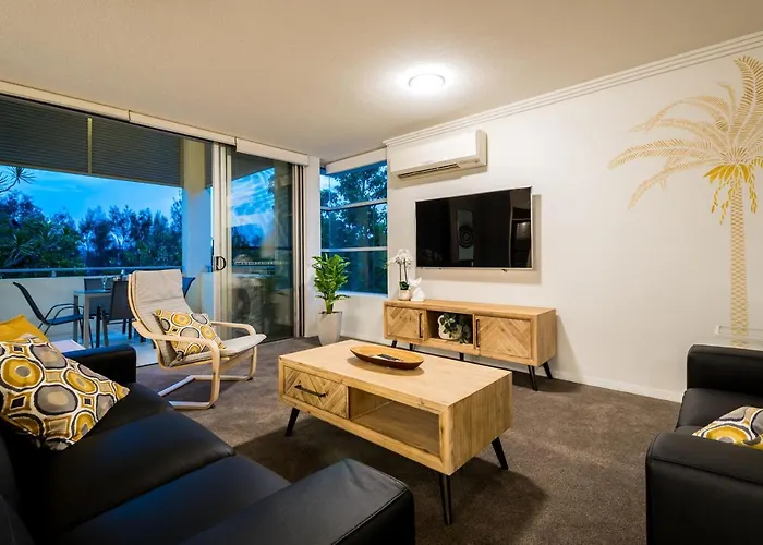 Chancellor Lakeside Apartments