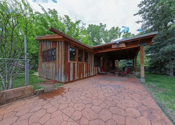Pets Allowed Hotel Creekside 61 East