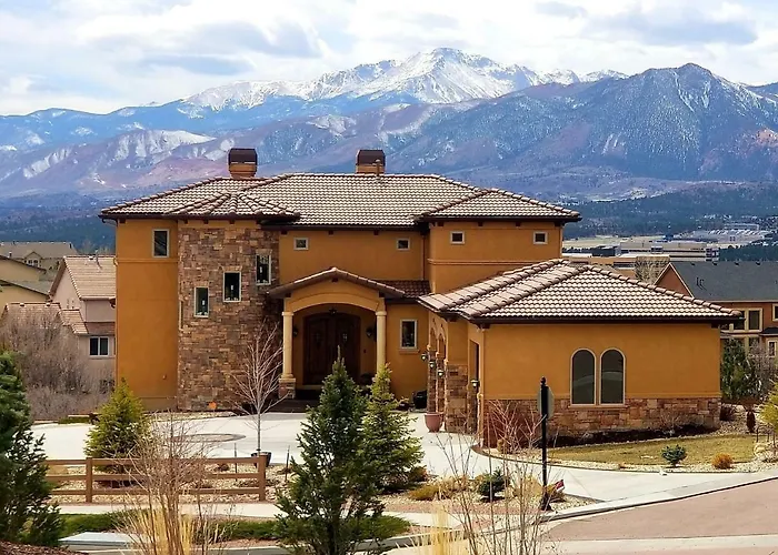 Chateau du Pikes Peak, a Tuscany Retreat