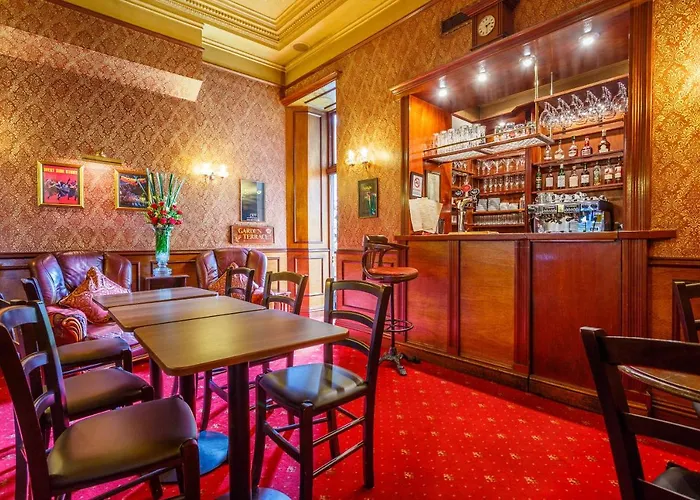 Pet Friendly hotel: London Elizabeth Hotel