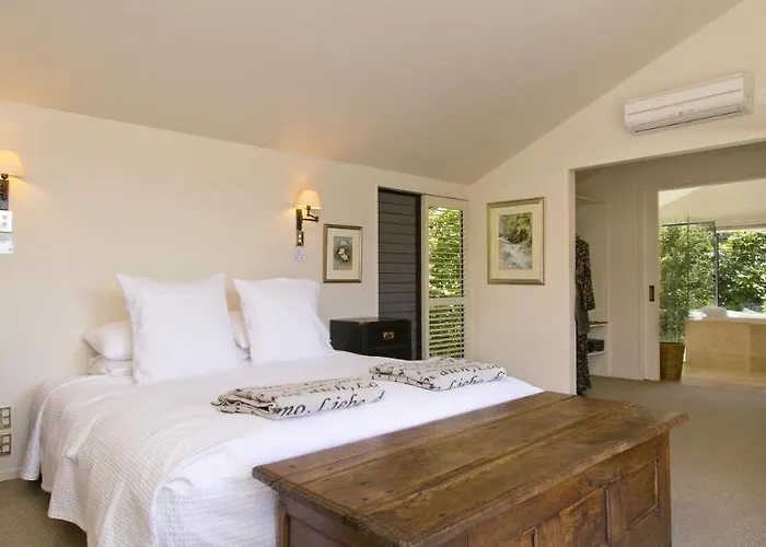 Villa: The Point Villas