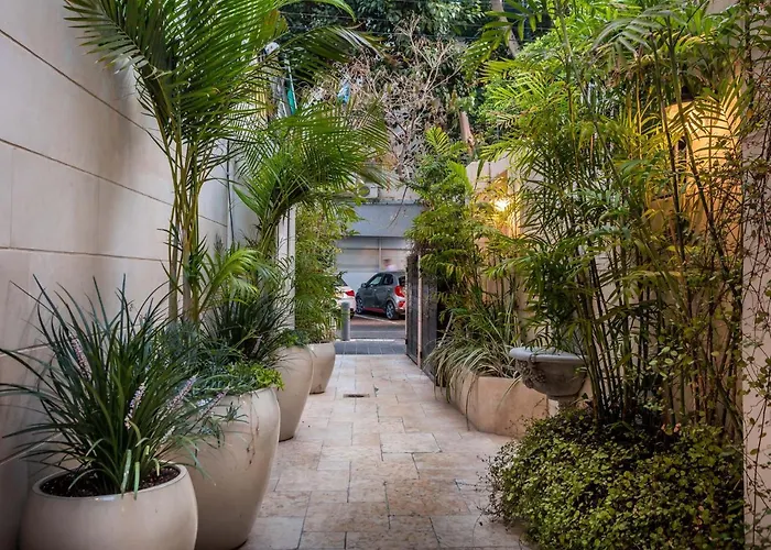 Dizengoff Suites