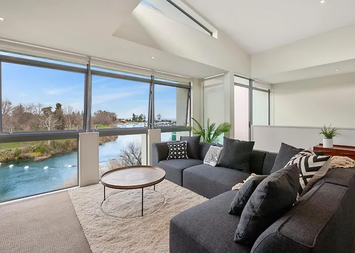 Riverside Villa - Holiday Home