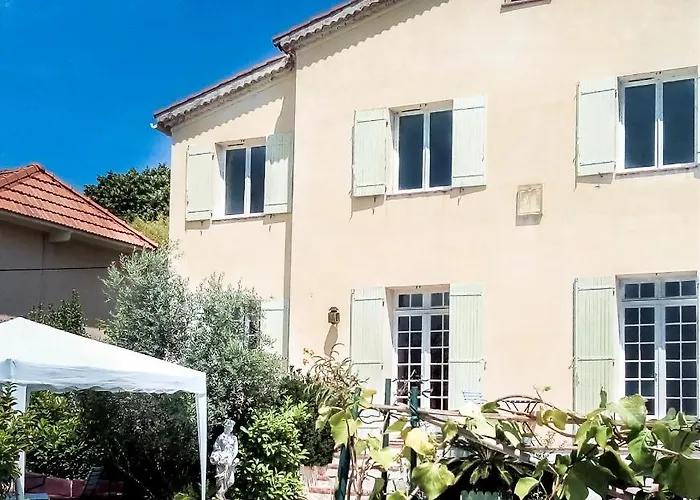 Hote-Aix-Centre-garage-piscine